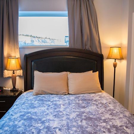 Downtown Whitehorse 4 Bedrooms Deluxe Condo Eksteriør billede