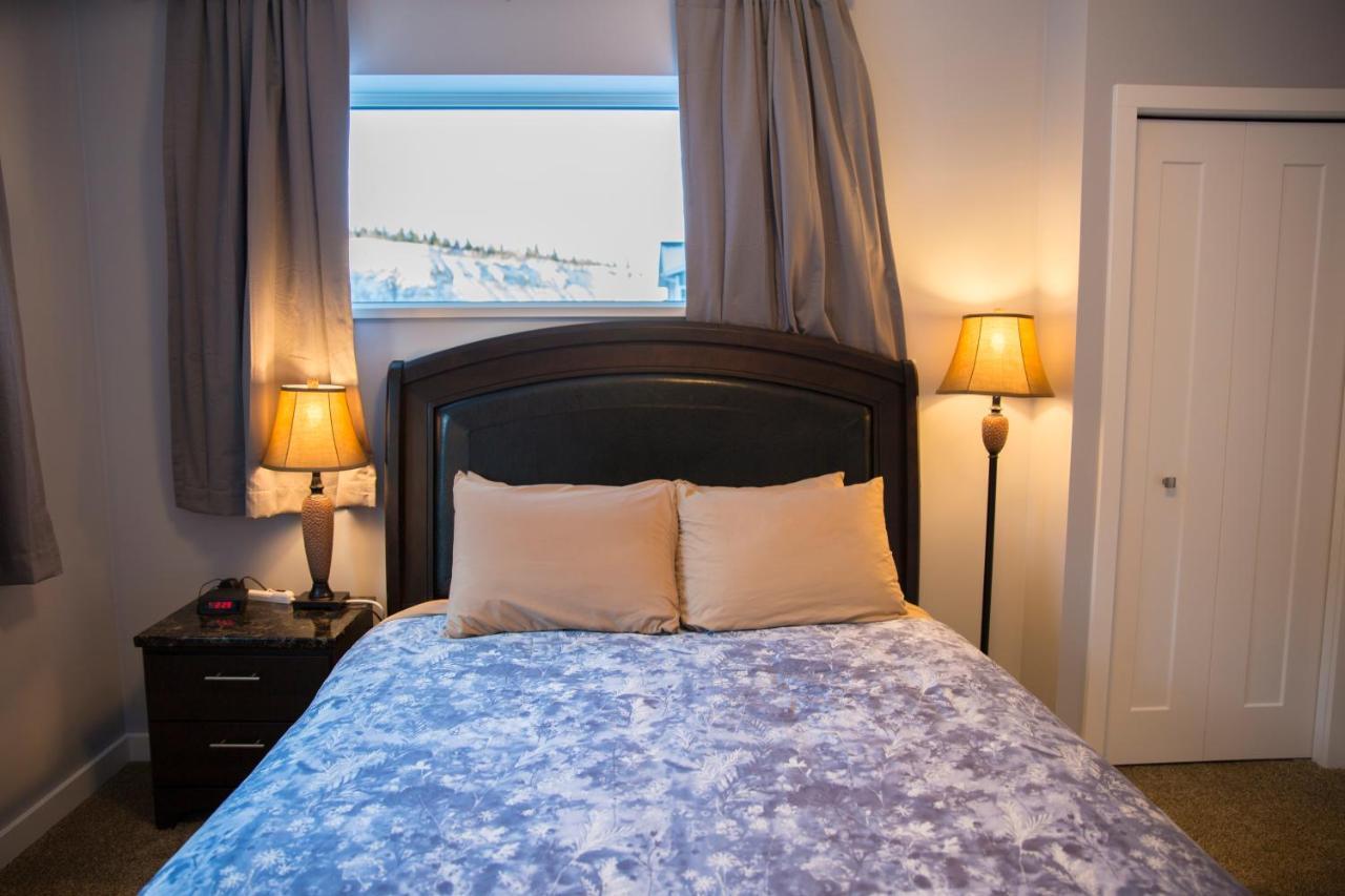 Downtown Whitehorse 4 Bedrooms Deluxe Condo Eksteriør billede