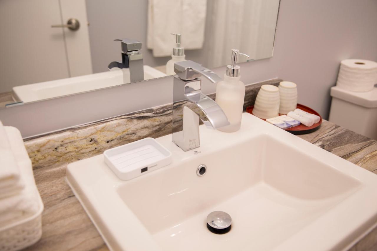 Downtown Whitehorse 4 Bedrooms Deluxe Condo Eksteriør billede