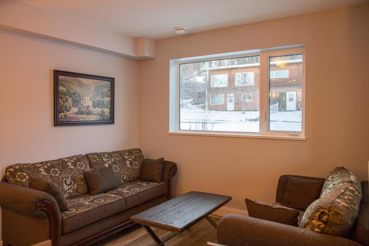 Downtown Whitehorse 4 Bedrooms Deluxe Condo Eksteriør billede